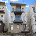 With Stunning Rooftop Views Holiday home Nashville