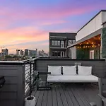 Boots & Broadway - 2 Units - Mins To Broadway