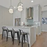 Holiday home Music Mansion! 2mi To Broadway, 12 Beds *