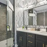 Holiday home Luxury Gated Duo Sleeps 24 Karaoke & Rooftop *