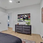 Hyve-anthem-private Balconies-walk To Broadway Holiday home *