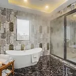 Holiday home East Spahouse Retreat With Rooftop & Elevator Nashville