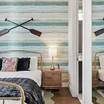 Luxury Gated Duo Sleeps 24 Karaoke & Rooftop Holiday home *