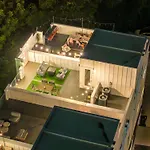 Holiday home Outlaw-rooftop Patio & Game Room-mins To Broadway *