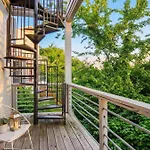 Rooftop Views & Patio Lounge Near Downtown Holiday home