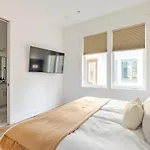 Holiday home Rooftop Retreat & Skyline Views