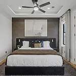 Holiday home East Spahouse Retreat With Rooftop & Elevator Nashville