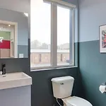 Holiday home Sleeps 44 4 Themed Lofts W Skyline Balconies Neon Backdrops Glam Kitchens—perfect For Group The Swift Retreat By Avantstay Nashville