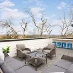 Townhome With Rooftop Garage Pool Table By Belmont And Vanderbilt * Nashville
