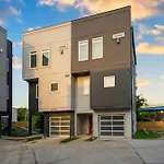 Rooftop Views & Patio Lounge Near Downtown Holiday home Nashville