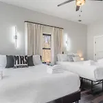 Holiday home High Note Hideaway- Modern 4br Oasis Near Opryland