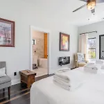 Holiday home High Note Hideaway- Modern 4br Oasis Near Opryland *