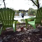 Cozy Waterfront With Fire Pit Holiday home Nashville