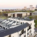 Sleeps 44 4 Themed Lofts W Skyline Balconies Neon Backdrops Glam Kitchens—perfect For Group The Swift Retreat By Avantstay *