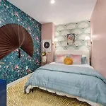 Holiday home Hyve-anthem-private Balconies-walk To Broadway *