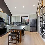 The Modern Cowboy - Hot Tub & Rooftop On Music Row