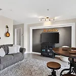 Riverfront Rhythm By Avantstay Shared Pool Balcony River Views Walk To Broadway Germantown