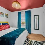 Spacious 2Br Apartment Downtown | Free Parking