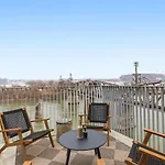 Apartment Penthouse River View With Patio And Parking Near Downtown Nashville