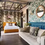 Sobro Studio With Patio City Views Rooftop + Gym Walk To Broadway Stylish Unit Community Amenities Paid Garage Parking 24 7 Hospitality