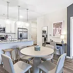 Landing Modern Apartment With Amazing Amenities