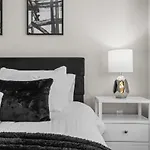 Modern 1br Walk To Gulch And Broadway * Nashville