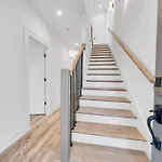 Apartment 4br Getaway - Rooftop Views - Fire Pit *