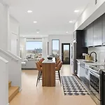 Apartment Penthouse River View With Patio And Parking Near Downtown