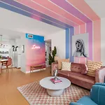 Country Legends On Music Row, Slps 27, Bachlorette Apartment *