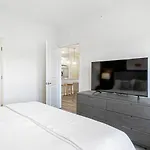 Landing Modern With Amazing Amenities * Nashville