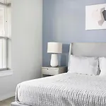 Landing Spectacular 1bd Gym Clubhouse Apartment