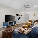 1br Retreat Near Ryman With Gym Access Apartment *