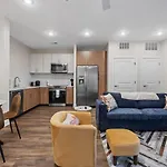 1br Retreat Near Ryman With Gym Access