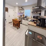 East 2br King Bed Retreat Apartment *