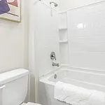 Landing Modern With Amazing Amenities *