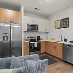 Apartment Stylish 1br With Pool & Gym In The Gulch