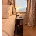 Apartment East 2br King Bed Retreat *