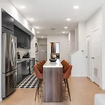 Apartment Penthouse River View With Patio And Parking Near Downtown