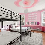 Apartment Dolly's Music Row Oasis • Walkable Location! Nashville