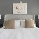Landing Modern With Amazing Amenities Apartment