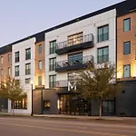 Sobro With Patio Views Rooftop + Gym Walk To Broadway Stylish Unit Community Amenities Paid Garage Parking 24 7 Hospitality *