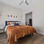 1br Retreat Near Ryman With Gym Access Nashville