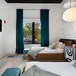 Kays Hideaway - Stylish Steps To Dining