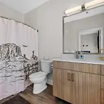 Apartment 1br Retreat Near Ryman With Gym Access *