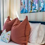 4br Getaway - Rooftop Views - Fire Pit Apartment