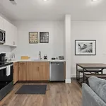 Stylish 1br With Pool & Gym In The Gulch Apartment *