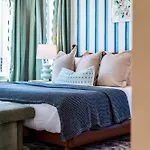 4br Getaway - Rooftop Views - Fire Pit Apartment