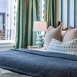 4br Getaway - Rooftop Views - Fire Pit Apartment