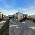 4br Getaway - Rooftop Views - Fire Pit Apartment Nashville
