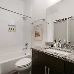Apartment Modern Luxe Townhome With Rooftop Cinema *